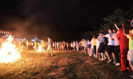 2018盟拓亲子篝火晚会，红红火火激情激扬！