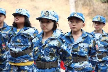 盟虎特训营-夏令营我们一起并肩奋斗，坚持不懈。